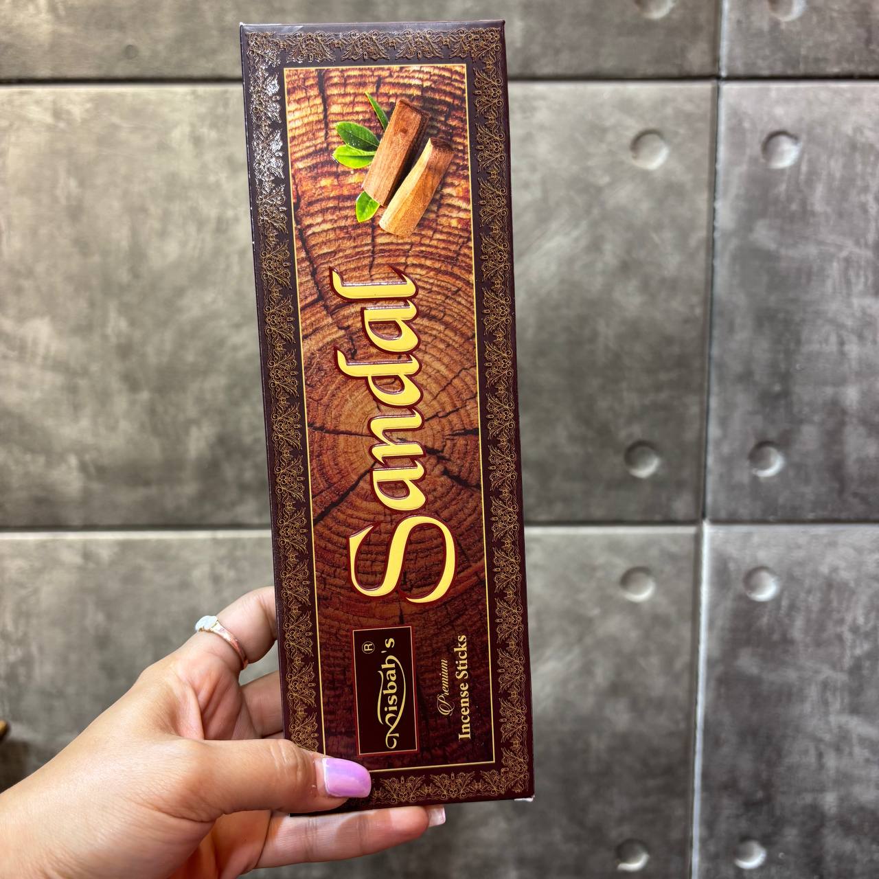 عود دستساز ۵۰ گرمی برند Misbah رایحه صندل