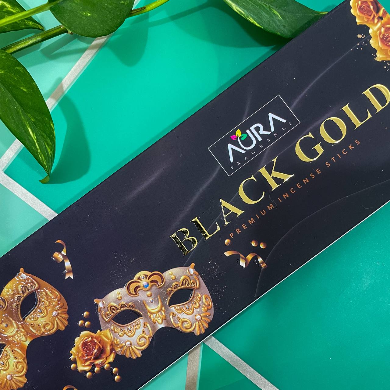 عود دست ساز بلک گولد Black Gold برند آورا Aura